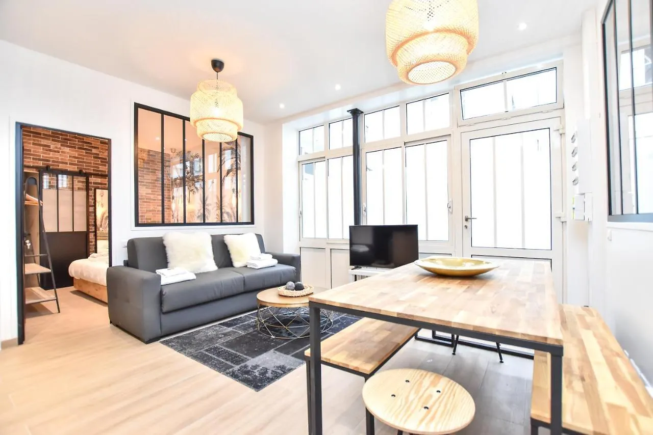 Appartement CMG - Rochechouart Barbès à Paris 0*,  France