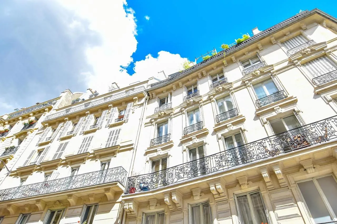 Appartement CMG - Rochechouart Barbès à Paris